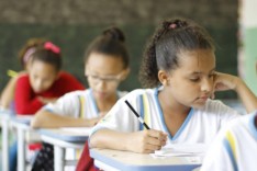 Atenção – Aulas começam nesta segunda-feira na rede municipal de Itabira