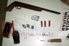 Rodoviários e Militares do COPOM tiraram de circulação uma arma e apreenderam drogas e suspeitos no bairro Boa Esperança 