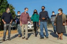 Ronaldo Magalhães visita obras e entrega centro de informações turísticas à comunidade da Serra dos Alves