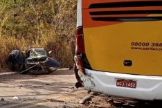 Mulher não resiste a ferimento e morre depois que caminhonete colidiu na traseira de ônibus da Saritur na MGC-120   