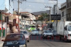 Entregador de marmitex tem motocicleta tomada de assalto no bairro Major Lage em Itabira