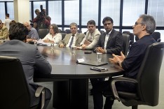 Prefeito Antônio Carlos participa de reunião com o governador de Minas sobre Segurança e manutenção de empregos