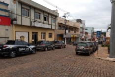 PC realiza operação de cumprimento de mandados e prende dois por crimes em Santa Barbara 