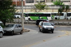 Mulher tem Fusca furtado na Avenida Carlos Drummond de Andrade 