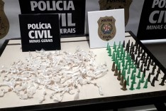 Em combate ao narcotráfico Policia Civil prende suspeito e drogas no bairro Santa Ruth em Itabira 