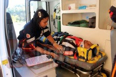 Colisão entre carreta e Gol deixa adolescente ferido Trevo de acesso a Barragem Santana na MG-129 