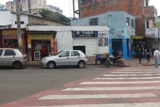 Lojas são arrombadas e bandidos furtaram vários aparelhos celulares e roupas no centro de Itabira 