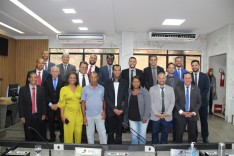 Câmara de Itabira dá posse a controlador interno aprovado no concurso público