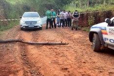 Casal de Manhuaçu é executado dentro de carro em uma entrada de terra em Caratinga 