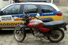 Policiais Rodoviários apreendem motocicleta com numeração raspada e prende inabilitado em Santa Maria de Itabira 