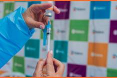 Jovens de 19 anos vacinam contra Covid-19 em Itabira