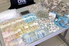 PM e PC  prenderam um homem suspeito de trafico de drogas na Vila Marília em Santa Maria de Itabira