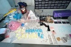 PM prende suspeito com drogas, arma e carro clonado na Vila Sao Geraldo em Itabira 