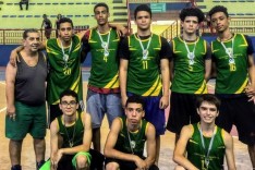 Equipe de basquetebol da Secretaria de Esportes participa de torneio em Santa Maria