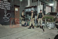 PM prende suspeitos e apreende revolver e faca no bairro Juca Rosa em Itabira 