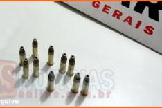 Mulher encontra 10 munições entre sacolas de lixo próximo do bar onde homem foi morto no bairro Bethânia 