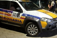 Rodoviários predem motociclista com suspeita de embriaguez na AMG-1240 Estrada Luiz Menezes em Itabira