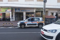 Após tentar roubar lotérica em fuga bandidos roubam duas outras motos e assaltam a Mercearia Minipreço no Ribeira  