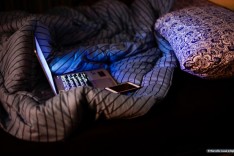 Insônia atinge seis a cada dez mulheres na menopausa, aponta estudo