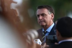 Bolsonaro terá direito a carros, seguranças e deve receber R$ 42 mil