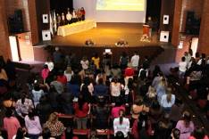 Mais de 900 profissionais da Educação Municipal iniciam formação do programa “Fluir das Emoções”