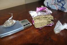 Denuncia leva PM a edifício no centro de Itabira e prende Juca Bala por trafico de drogas