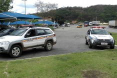Bandidos armados assaltaram um galpão de materiais de obras as margens da BR-381 em Bom Jesus do Amparo