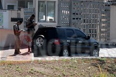 Militares flagraram condutor acessando mão contraria para entrar em condomínio na Avenida Li Guerra no Praia
