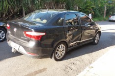 Motoqueiro fica ferido depois de colidir contra lateral de Fiat no Alto Pereira 