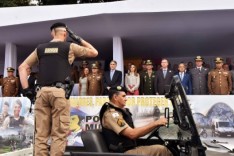 Fernando Pimentel destaca o trabalho da Polícia Militar durante as comemorações dos 243 anos da corporação