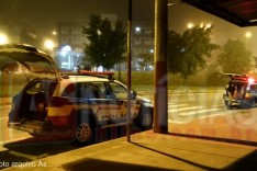 Mulher inconformada com números estranhos no celular do namorado o coloca na rua apenas de cueca no bairro Praia