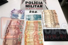 ROCCA mais uma vez apreende dinheiro e buchas de maconha no bairro Nova Vista 