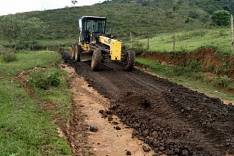 Prefeitura segue com obras de pavimentação de morros nas estradas rurais de Itabira