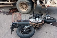 Mulher sofre ferimento grave após impacto de moto contra caminhão coletor da Itaurb na MGC-120 em Itabira