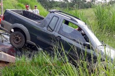 Casal cai com veiculo em ribanceira no Juca Batista e saem ileso em Itabira 