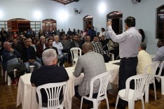 Encontro de políticos resulta em emendas parlamentares para realizar obras no Distrito de Ipoema 