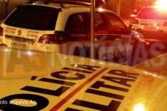 PM prende dupla minutos depois de assalto e recupera objetos em Catas Altas 