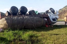 Saquear carga de caminhões tombados durante acidente de transito é crime 