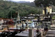 Túmulos são violados no Cemitério São José, em Nova Era