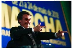 Pegaram Bolsonaro, ladrão de joias. Falta pegar Bolsonaro, o golpista