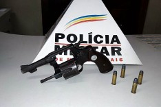 Polícia Militar realiza operação fecha pelotão e aprende arma de fogo em Ferros