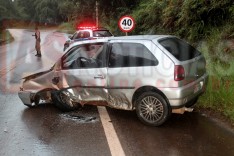 Colisão entre dois veículos no bairro Conceição por pouco não transforma em tragedia na AMG-900 em Itabira