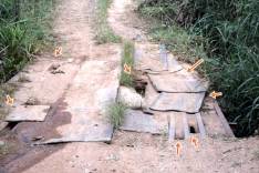 Cadê os políticos? Comunidade do Corrente em Santa Maria de Itabira reivindicam reforma de ponte  