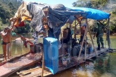 Policia de Meio Ambiente apreende e destrói dragas, fechando garimpo ilegal no Rio Santa Barbara 