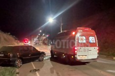 Condutor fica ferido ao desviar de casal de moto que saiu de motel na rua Humberto Campos o bairro João XXIII em Itabira