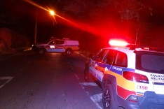 PM prende dois jovens suspeitos com cocaína dentro de tênis no bairro Panorama  