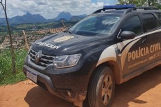 A Polícia  Civil de Mutum cumpre mandado de prisão.