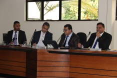 Plenário aprova reajuste de servidores e adia votação de empréstimo