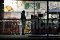 MADRUGADA: Bandidos escalando barranco arrombam Hortisul levando todo dinheiro do cofre em Itabira	
