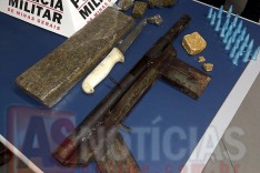 PM apreende drogas e sub metralhadora artesanal no Chaves em Santa Maria de Itabira 